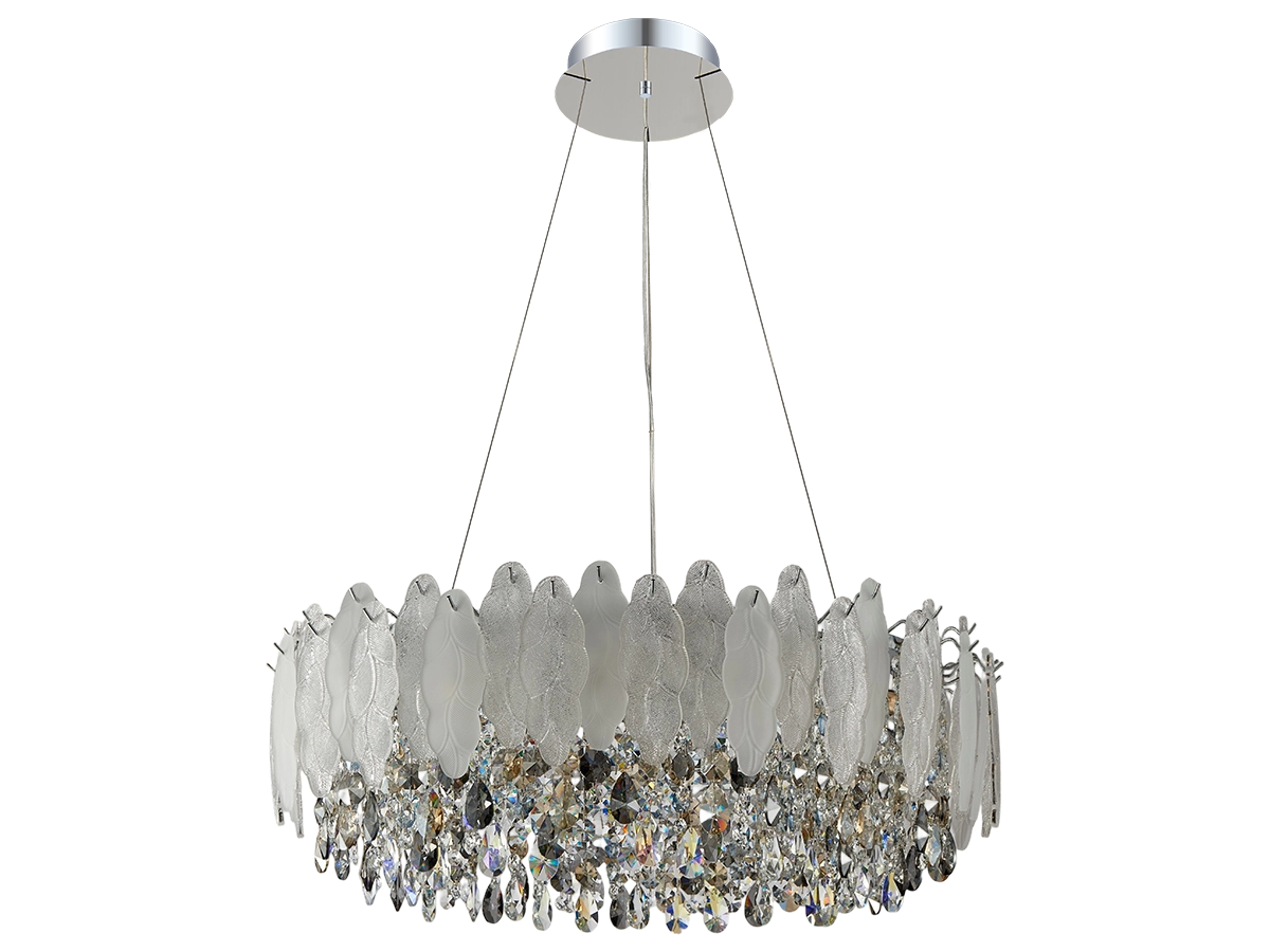 Krištáľové svietidlá s dekoratívnymi sklenenými prvkami a precíznym spracovaním, ktoré vytvárajú výrazné a luxusné osvetlenie v interiéri.